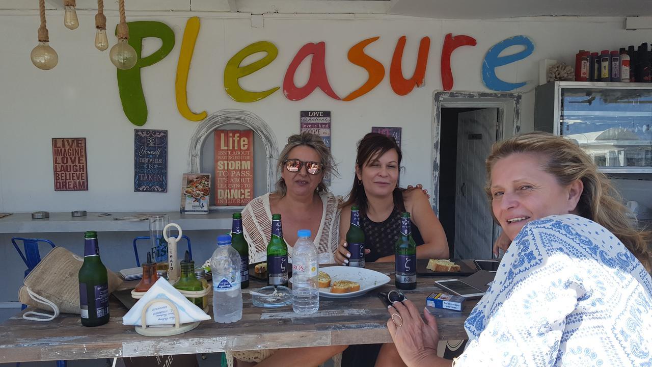 Pleasure Beachside Apartments Perissa  Luaran gambar