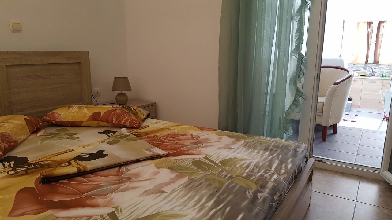 Pleasure Beachside Apartments Perissa  Luaran gambar